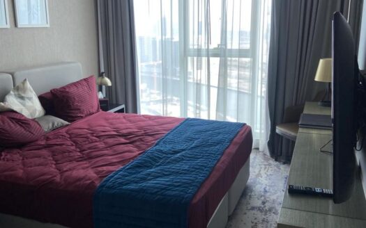 Studio on a high floor with a Burj Khalifa view in Damac Prive A